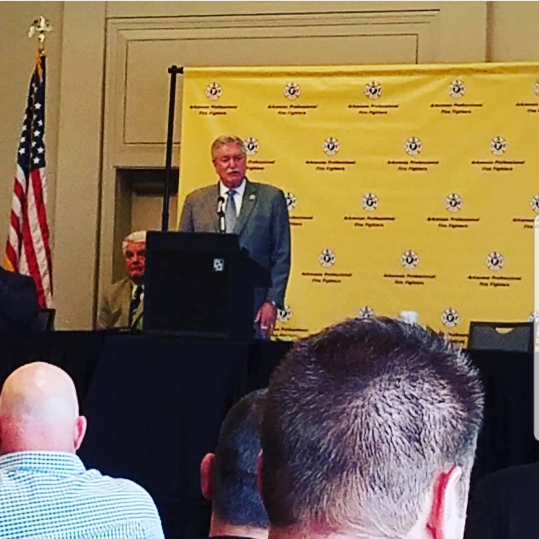 ARKfirefighters's tweet photo. IAFF General President in Little Rock today addresses members of the Arkansas Professional Firefighters.
#IAFF #APFF18 https://t.co/Kj6FG8yvVW