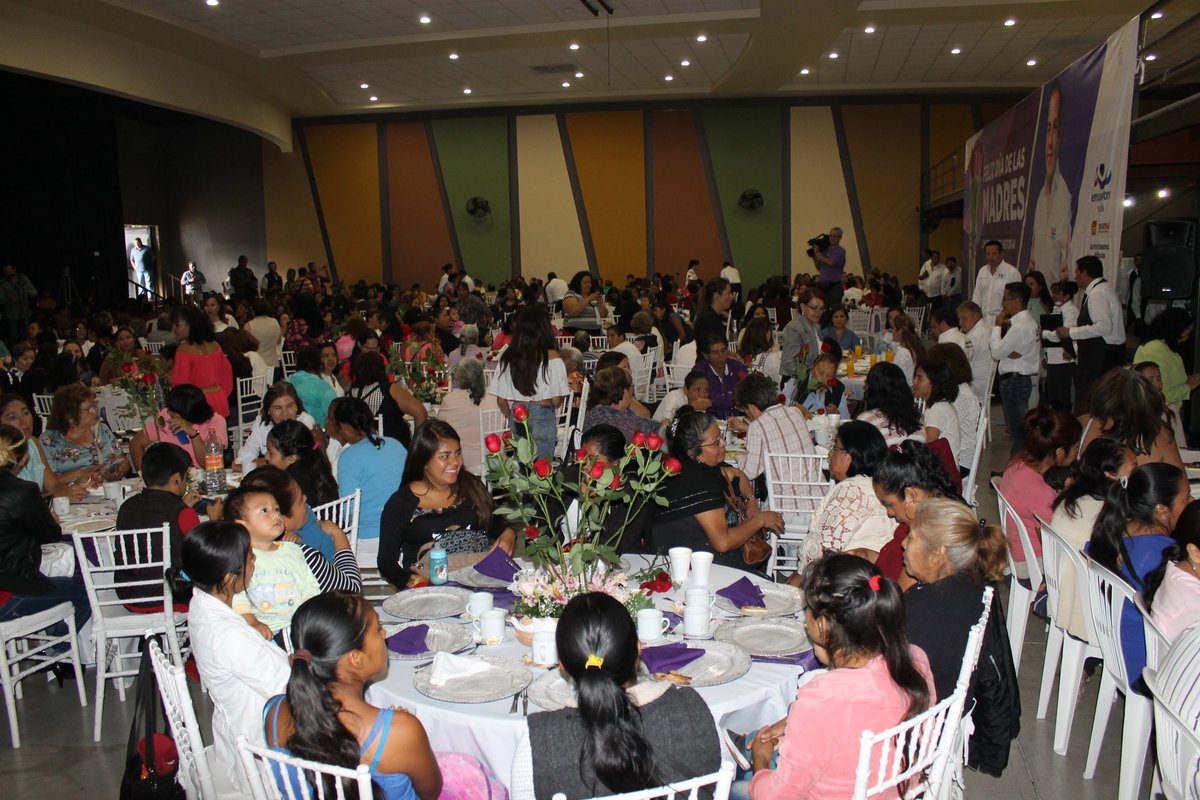 PesSolidarioMor's tweet photo. Acompañamos a nuestro candidato Cuauhtémoc B. en el desayuno del 10 de Mayo, cerca de 500 mamás con el.

#TeamCuauh https://t.co/5ne1dzEFIF