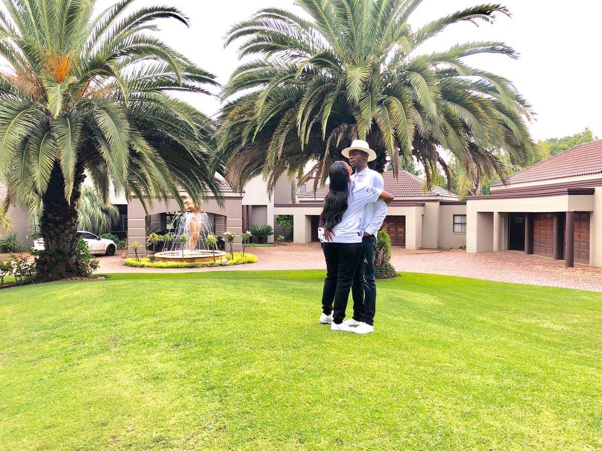 miz_mzwakhe's tweet photo. A woman who reject a man with a vision and follow a man with a television,will soon watch the man with a vision on her husband's television.Most women want a man who’s already successful.A strong woman will be part of his straggle,survive it, succeed together and build an empire https://t.co/l9OSX7qGDs