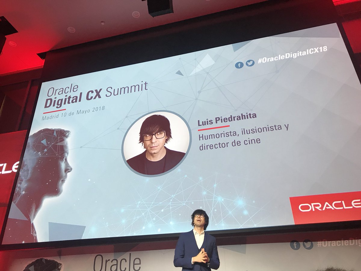 CarmenRoSilva's tweet image. Comenzamos #oracleDigitalCX18 con #luispiedrahita con buen humor