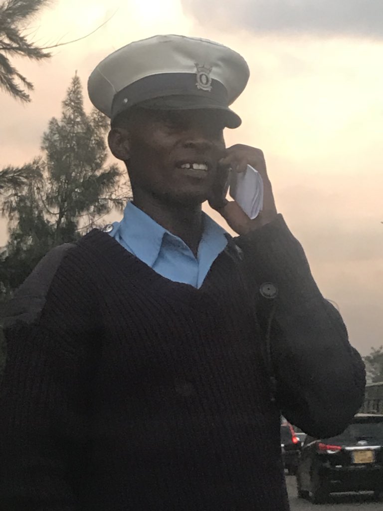 MsMuriungi's tweet photo. I am being harassed by a cop along Ngong toad for an illegal turn that does not exist. He abused me and won’t let me go b cause I have refused to bribe him and his geloo cops have asked him to release me and he won’t. He  Ben tried to tow my car! https://t.co/3wR2OsFSj5