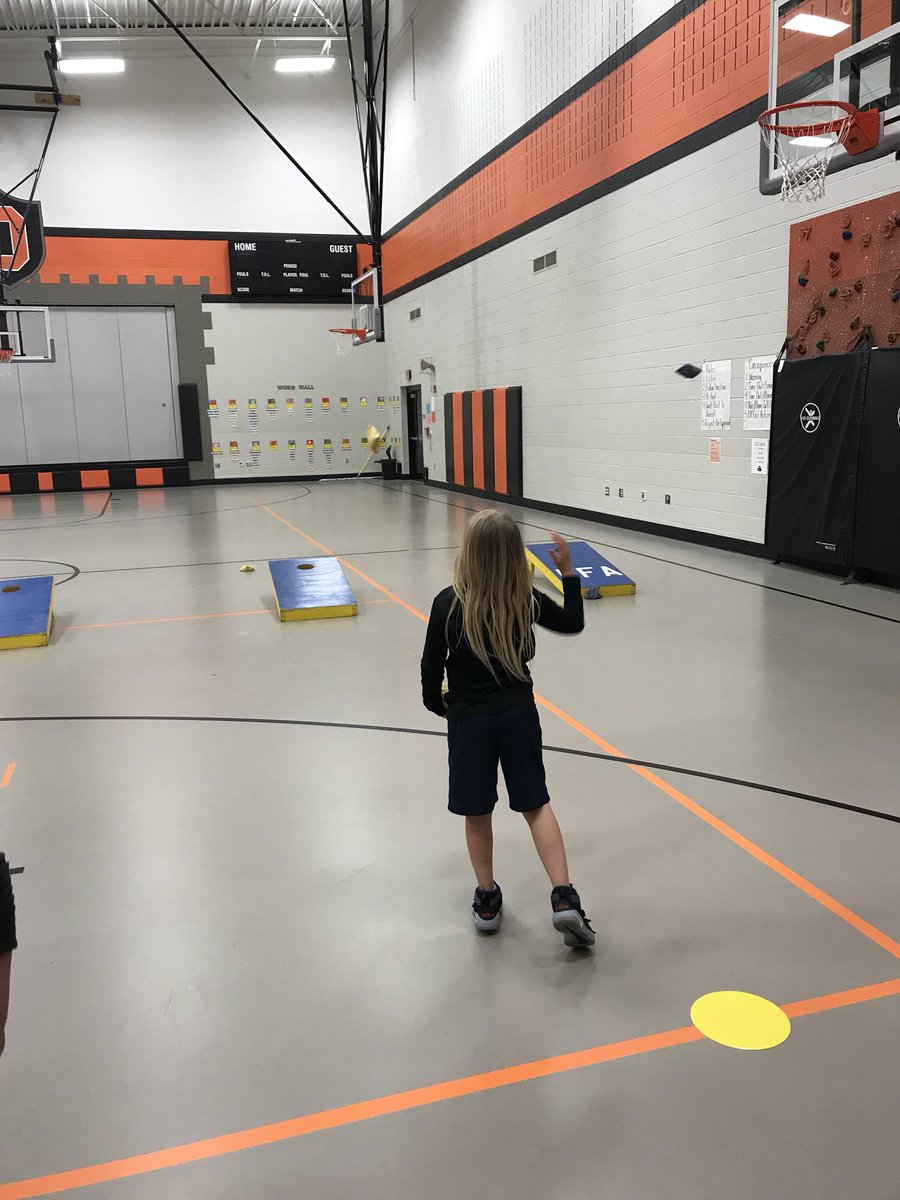 AmyKonoff's tweet photo. Corn hole practice for field day! #otsegoknights #cornholefun https://t.co/218ESjnSdx