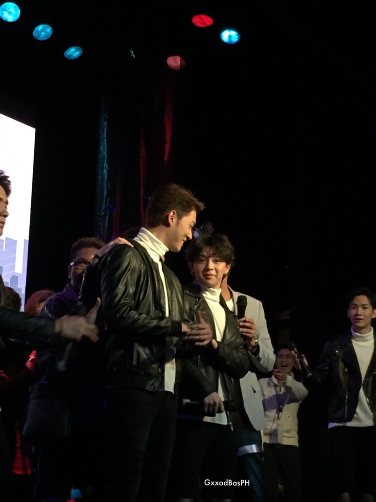 GxxodBasPH's tweet photo. Hold on to me, love 💖
#ก็อตบาส
#6MoonsOverManila https://t.co/0Sdewi1Ox9