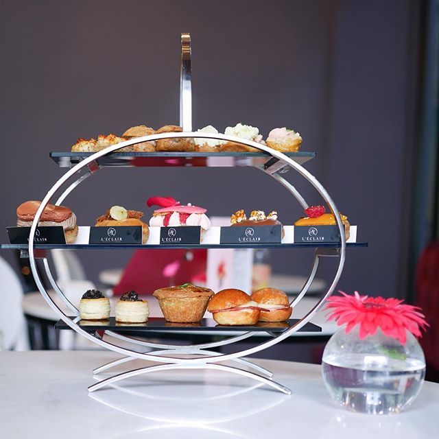 omarubucho's tweet photo. .
L'eclair by Sarah Michelle
HIGH TEA DÉGUSTATION for 2 .
.
#leclair #leclairbysarahmichelle #eclair #eclairs #sgsweets #singapore #hightea #sghightea #sg #igsg #sglife #sgcafe #sgfood #sgfoodies #sgfoodie #cafehopping #eatoutsg #instafoodsg #dhobyghaut #reservationonly #싱가포… https://t.co/IgAKjTXSgM