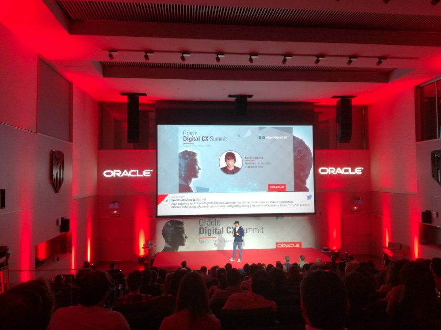 TweetBinder's tweet image. We are at #OracleDigitalCX18 today! So proud of working with @Oracle_ES and the Social Wall. We are just getting started! Congrats for this amazing event!