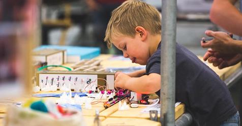 MoccaAmsterdam's tweet photo. 28 sept t/m30 sept - Het grootste Maakfestival van Nederland: Maakfestival &amp; Fablearn onderwijsconferentie. 250 creatieve makers, masterclasses van  internationale sprekers en maakworkshops https://t.co/1b1ndbLVM3 @waag @NEMOamsterdam @AmsMakerFest https://t.co/vpkXwTO1Ud