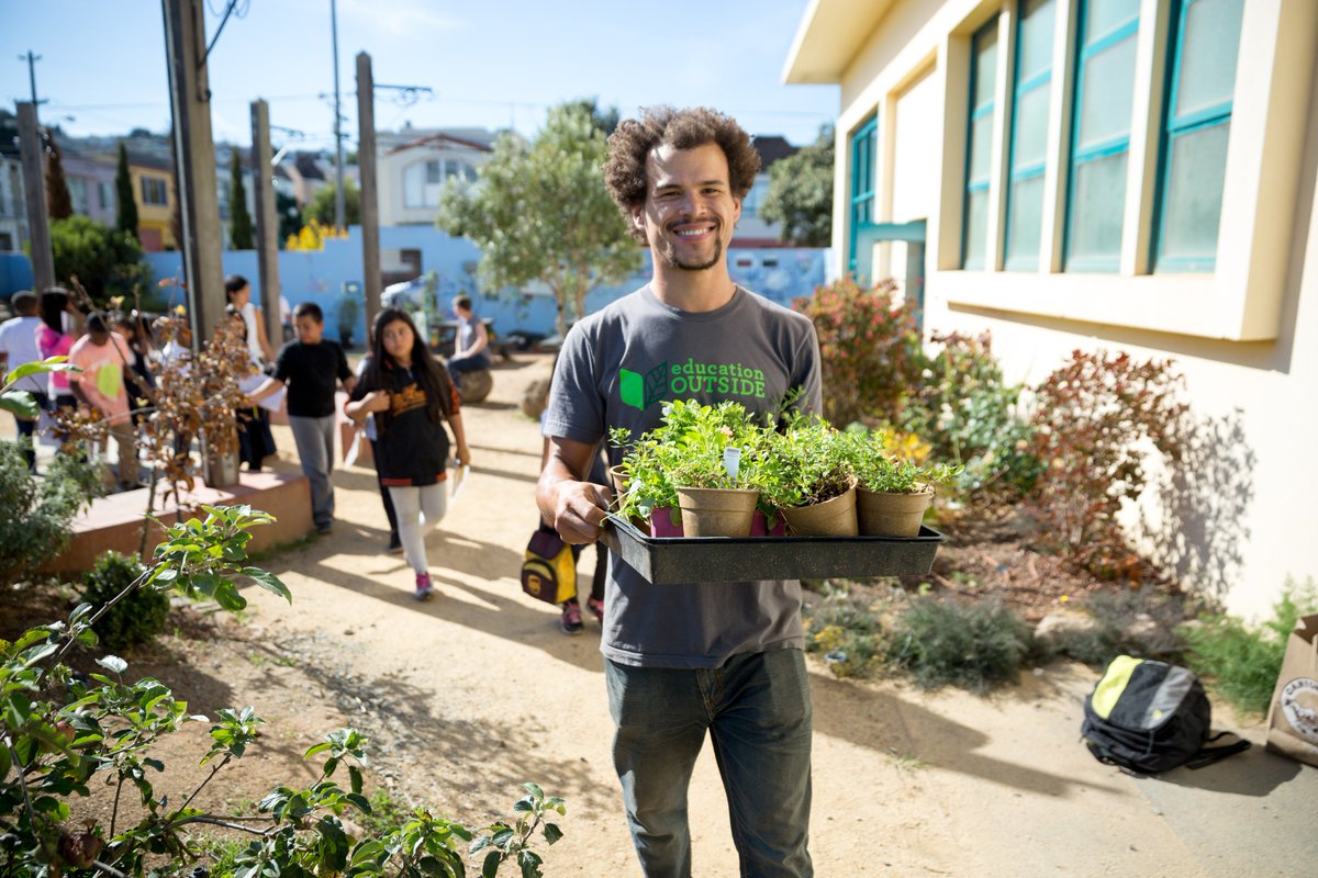 Education Outside 🎓🌱 tweet media