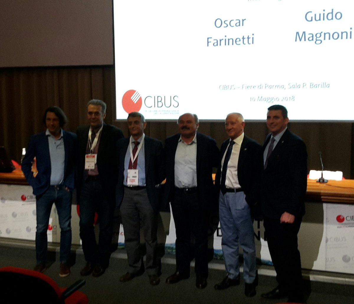CibusParma's tweet photo. Si chiude il convegno #nextgenerationchef a #cibus con Oscar Farinetti fondatore di @EatalyIT, Antonio Cellie ceo Fiere di Parma, Enzo Malanca presidente di @Alma_School Guido Magnoni di @ITAtradeagency e @emmemea di @sole24ore
#cibus2018 https://t.co/Xavd2XmtRe