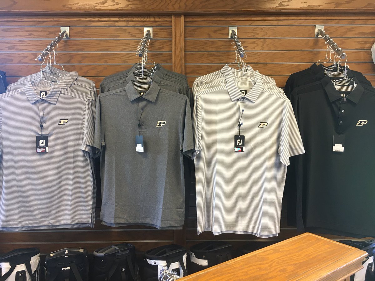PurdueGolf's tweet photo. 🗣 HEY GRADUATES 🗣

Don’t forget to show the “real world” your Purdue pride! 

#BoilerUp #EverGreatful #EverTrue https://t.co/WQQc3qyHNS