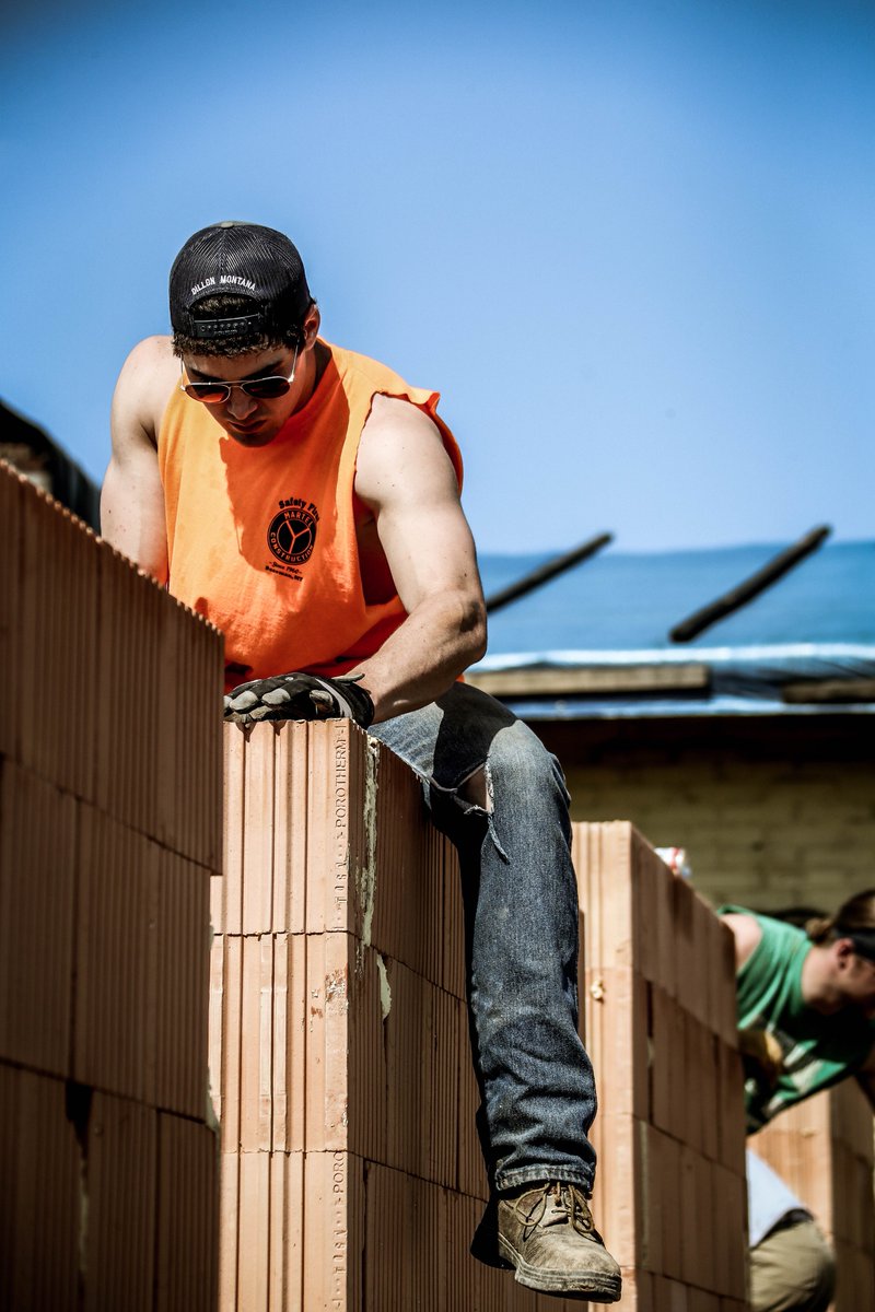 MSUBobcatsFB's tweet photo. After spending yesterday sightseeing, we're back at it!

Another great day of building 🏠

#Poland18 #HabitatForHumanity https://t.co/5AUmTOWk3w