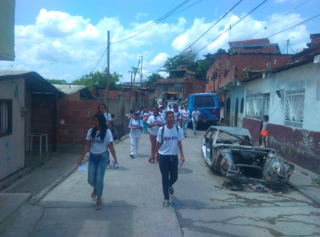 jpsuvzamora_mir's tweet photo. #JuventudconNico Movimientos de juveniles de #Zamora desplegados en el sector  El Jabillo 1, 2, 3, 4 y 6 del Municipio Zamora en respaldo y apoyo al presidente de la juventud @NicolasMaduro 

#VamosNico 

@HectoRodriguez 
@galindezucv 
@nicmaduroguerra 
@Miranda_Jpsuv https://t.co/KpkCy2vCVJ