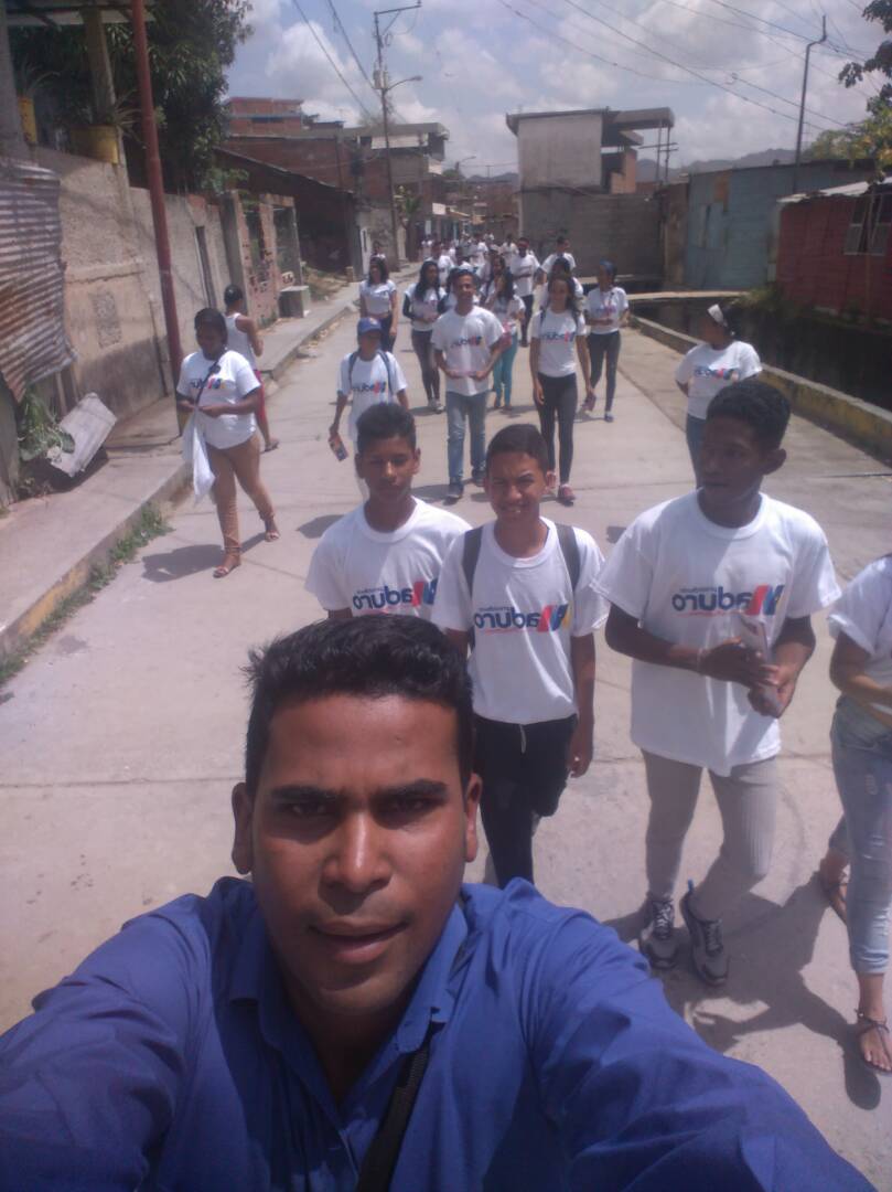jpsuvzamora_mir's tweet photo. #JuventudconNico Movimientos de juveniles de #Zamora desplegados en el sector  El Jabillo 1, 2, 3, 4 y 6 del Municipio Zamora en respaldo y apoyo al presidente de la juventud @NicolasMaduro 

#VamosNico 

@HectoRodriguez 
@galindezucv 
@nicmaduroguerra 
@Miranda_Jpsuv https://t.co/KpkCy2vCVJ