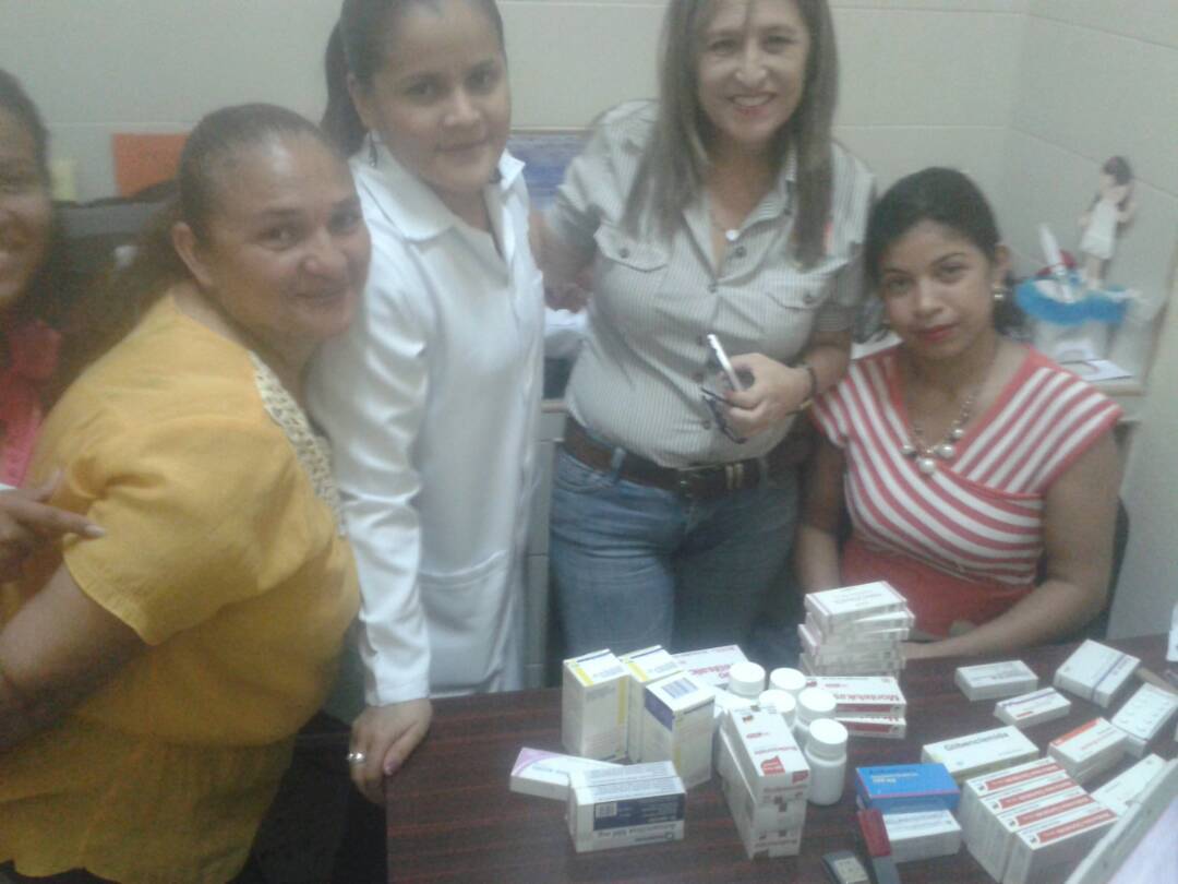 AlcaldiaObispos's tweet photo. @MSomosVen REALIZA DOTACIÓN DE MEDICAMENTOS AL CENTRO DIAGNOSTICO INTEGRAL VIRGEN DEL REAL GRACIAS AL APOYO DE 0800 SALUD YA Y GOBIERNO MUNICIPAL Y  ESTATAL https://t.co/ubj0t6RJuX