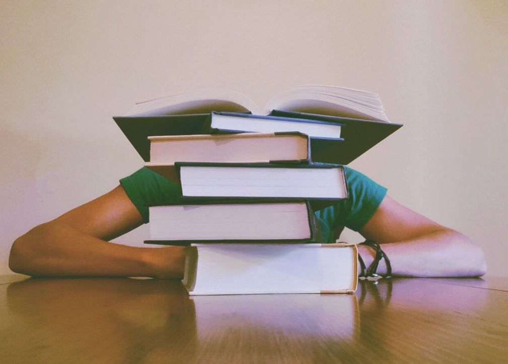 Finals stressing you out? Come to the AAC for tutors, academic tips, computers, printing and more!

buff.ly/2KaWhem