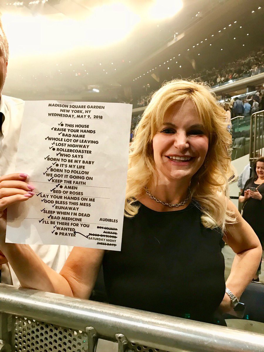 BonJovi's tweet photo. Had a great first night in NYC! JBJ with opening act @WilliamsHonorX + setlist. See you again tonight @TheGarden! #THINFStour https://t.co/6BpjsB8Xf5