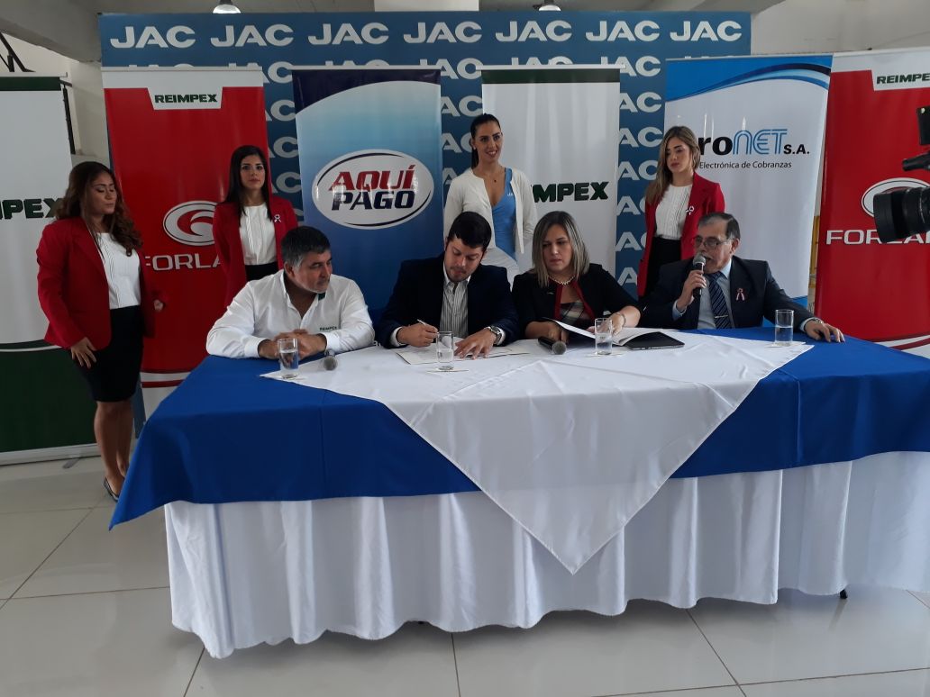 exclusivafm1037's tweet photo. ✍ ALIANZA ESTRATÉGICA ❕
▫ Firma de acuerdo entre las firmas #REIMPEX y #PRONET.
▫El servicio acordado permitirá a todos los clientes de #REIMPEX pagar las cuotas de sus productos Leopard, JAC, Forland y Maruti en tiempo real a través de los más de 3500 puntos de @aquipago https://t.co/PaaClX77en