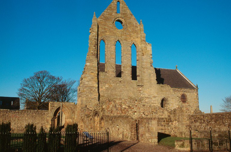 welovehistory's tweet photo. #FokeloreThursday Legend has it St Winning sent monks from #KilwinningAbbey to fish the River Garnock, but no fish could be caught. The saint cursed the river, preventing it from ever having fish in its waters. The river changed course to avoid the curse. https://t.co/ZLhZMZ6xbG https://t.co/IV1ppJC9Fd