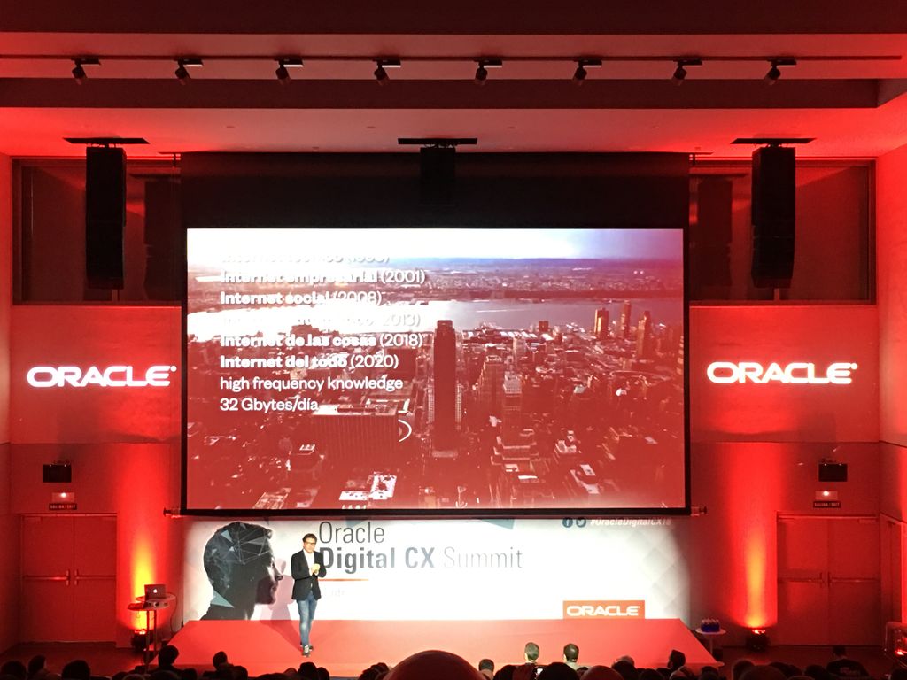 Inigo_Lumbreras's tweet image. Analizando la #4RevolucionIndutrial con @marcvidal en #OracleDigitalCX18  
@E_Metropolitano