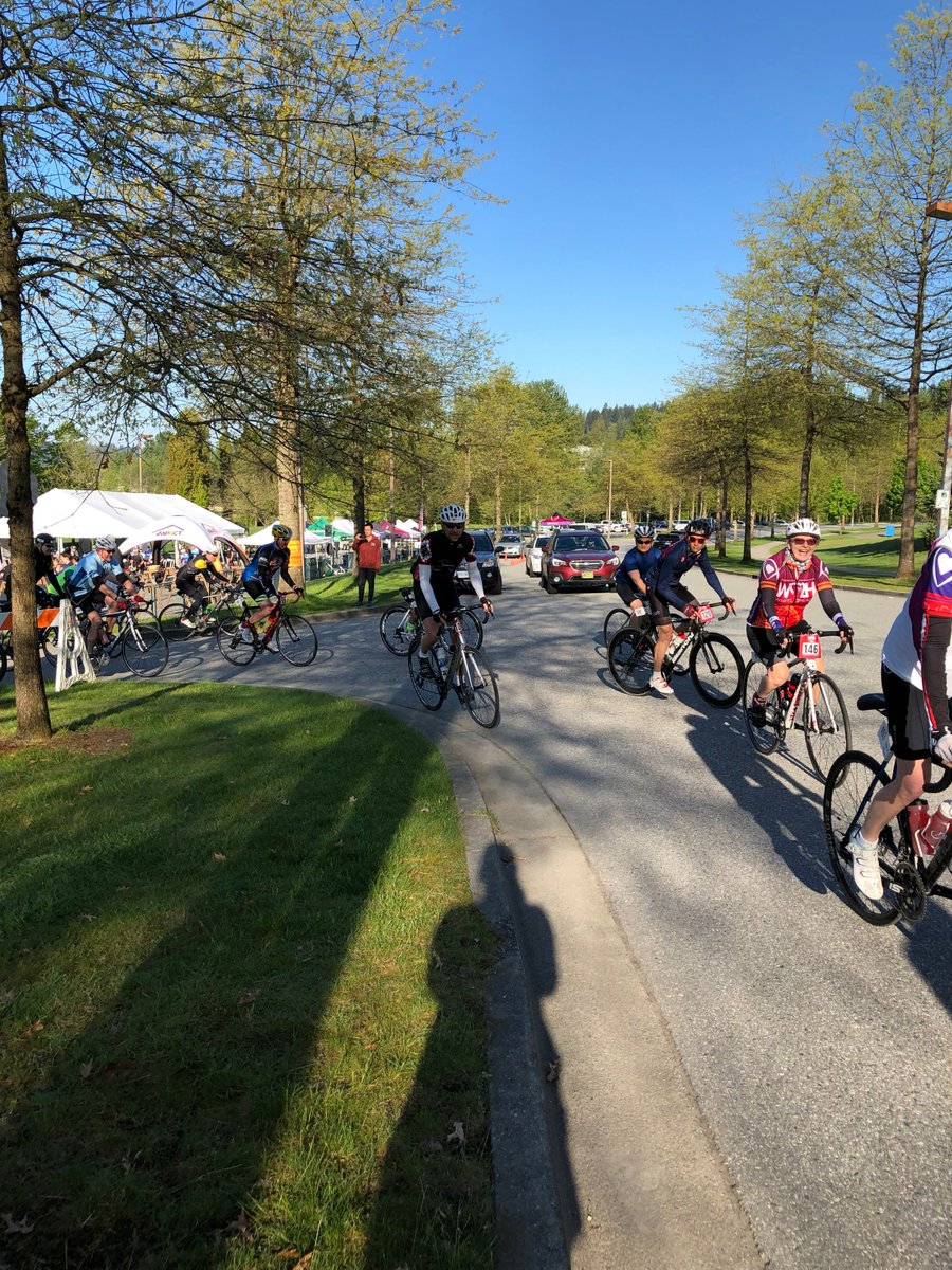 WheelToHeal's tweet photo. #TBT to last Saturday and our early morning road riders setting off! Thank you all for getting up early, putting in the kilometers and for supporting Eagle Ridge Hospital Foundation! Tag yourself and your friends! #throwbackthursday #wheel2heal #erhf https://t.co/GrUojpxHvb