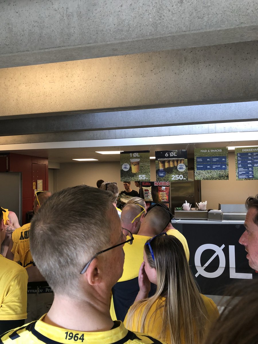 PodCarsten's tweet image. Ølllet er langt væk....#DBUPokalen