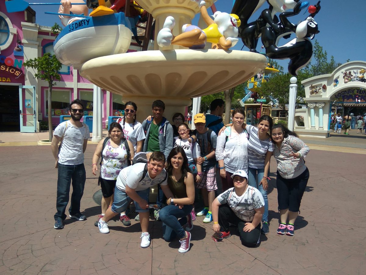 MadreEsperanz's tweet image. Disfrutamos de un maravilloso día en @ParqueWarner #excursionesmolonas #disfrutandoconloscompis