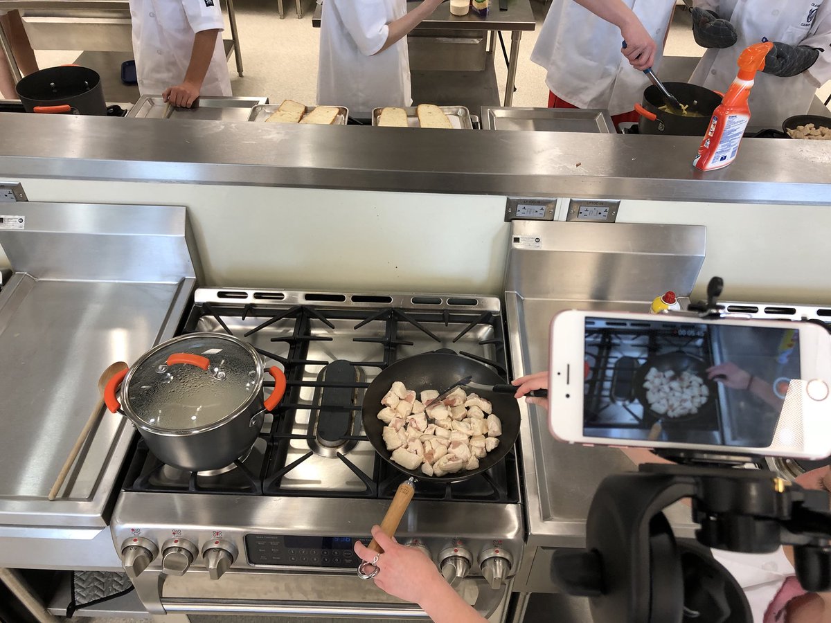 ShelbyMuha26's tweet photo. Just like the real thing! @tasty #foodvideos #culinaryprep2 #owlpower https://t.co/5DNsHqMhRE