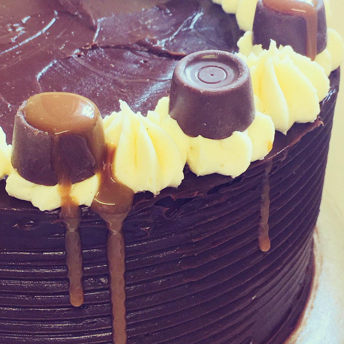 tspcake's tweet image. #drip #chocolatecake #caramel #handmade #stokeontrent