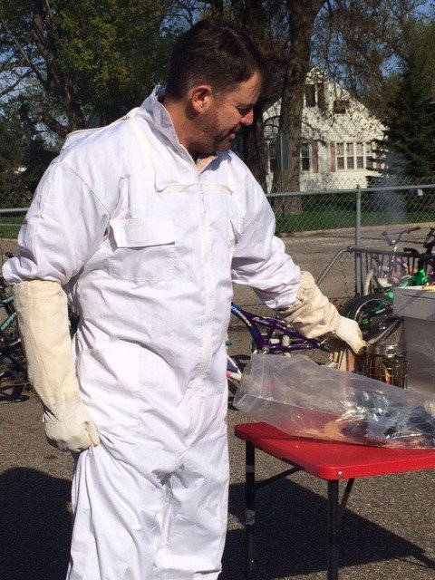CHARGERSDE's tweet photo. More photos from the kindergarten beekeeper presentation. #WeRDC #DasselRocks https://t.co/XiwduA8nTB