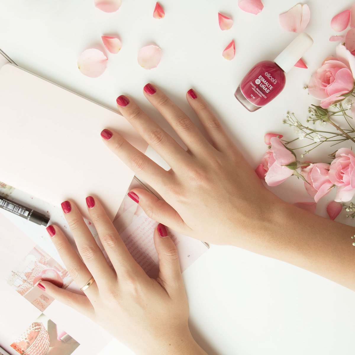 ElicelsMakeup's tweet photo. 🌺 LÍNEA ROSA ROSA 🌺
El elegido de hoy 118 #FuriaLoca ❤ 
Un momento romántico, con vos misma, para mimarte  💅
¡Conseguilos en farmacias y perfumerías! https://t.co/zRutoxMU8P