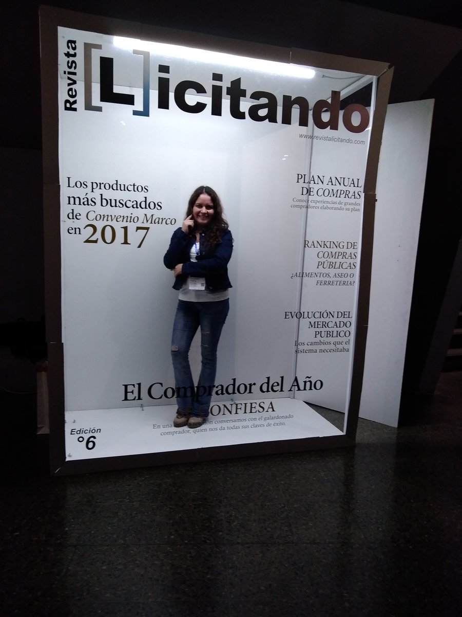 R_Licitando's tweet photo. ¿Ya te tomaste tu foto en la revista gigante de #Licitando en la @ExpoFemer? ¡Estarás participando por un increíble premio! 📷 | #expoFEMER https://t.co/oqRBFLzisA
