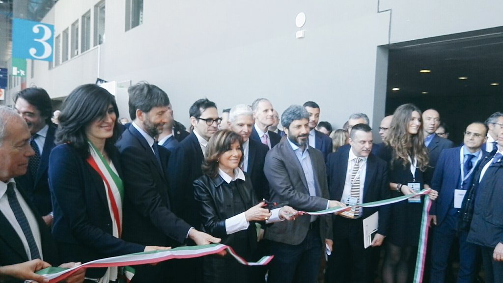 ZipProgetti's tweet photo. Si sta chiudendo una giornata intensa al #SaloneDelLibro. Che cosa abbiamo fatto? Zip in prima fila nell'organizzare l'inaugurazione 📚 https://t.co/ENBtoUQEJ1