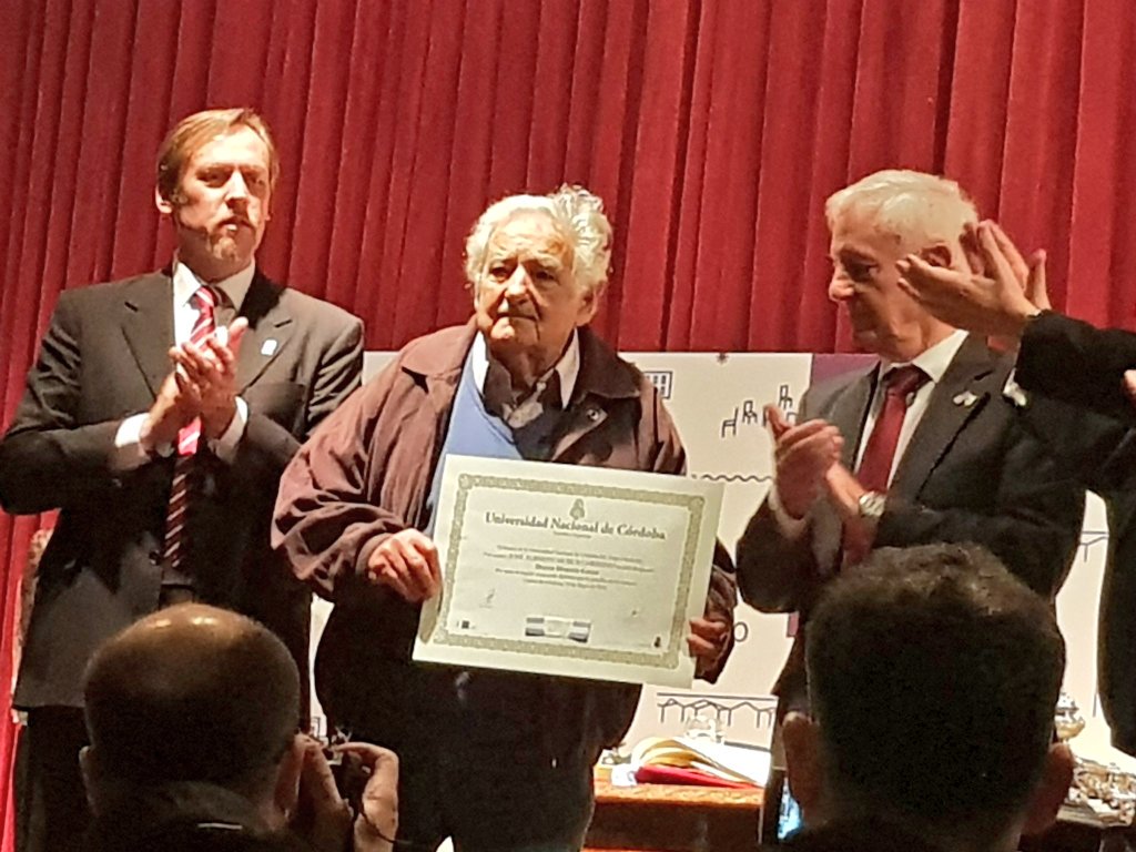 tori_flores's tweet photo. Le llevamos desde el @CDeliberanteCBA el reconocimiento de ciudadano ilustre al ex presidente de Uruguay José Pepe"Mujica #MujicaEnLaUNC https://t.co/Jp7TCA58wO