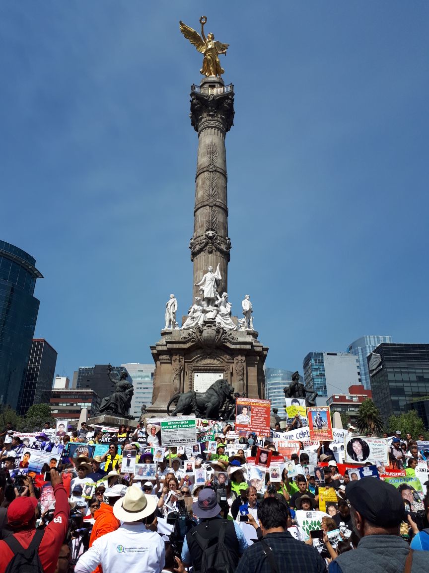 ivan_jsi's tweet photo. Presentes y en la lucha... Acompañamos a las madres de las personas desaparecidas en la VII Marcha por la dignidad Nacional.
#NoSonTresSomosTodxs https://t.co/EAhz5u9MvJ