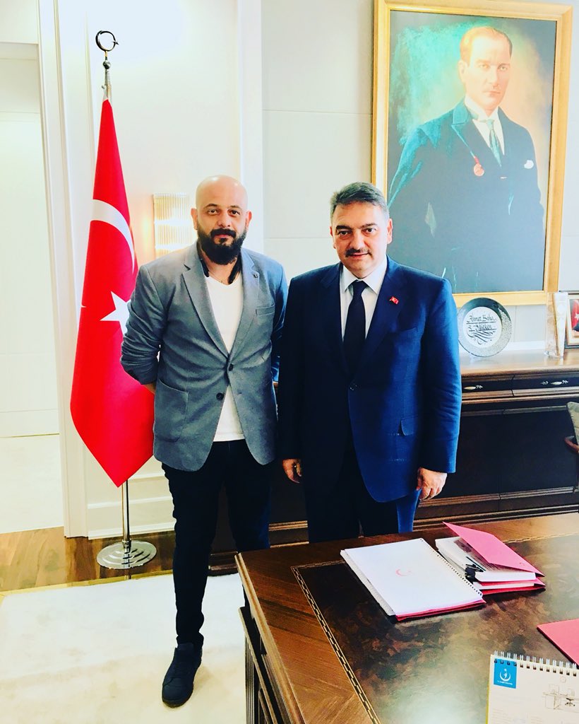 Sağlık profesyonelleri ile birlikte Sağlıkta kaliteyi arttırmak için emeklerin en büyüğünü verenlerin başında gelen kıymetli bakan yardımcımız ile sağlık profesyonelleri adına görüşme gerçekleştirdik kendisine misafirperverliği icin  hepiniz adına teşekkürler 🙏🏻 <a href="/AhmetBOgutken/">Ahmet Baha Öğütken</a>