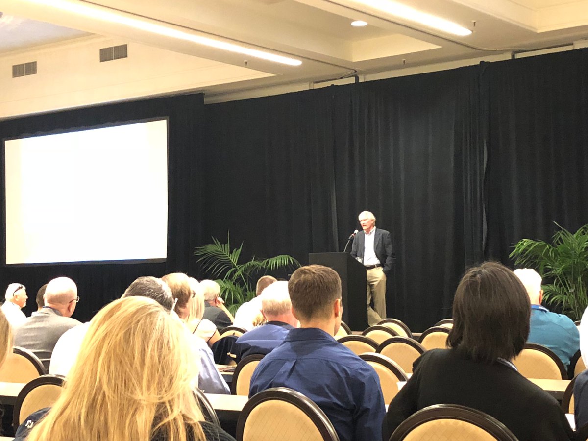 CallPotential's tweet image. Packed room for the Legislative Update with @selfstorageassn General Counsel Carlos Kaslow at the @CA_SSA&apos;s #OpTech18 Conference #selfstorage