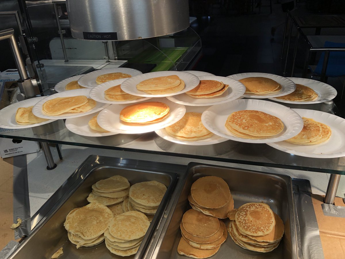 robertraab's tweet photo. We love our students at @okstate! Who says pancakes can’t be FUN?  Good luck on finals. https://t.co/KcmhQHLodg