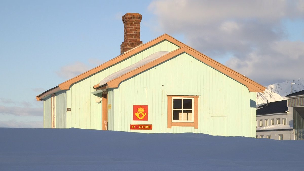 encounteredu's tweet photo. 2 weeks of #science &amp; #education from the northernmost research village shared live with the world! Thanks for joining in on @XLCatlin #ArcticLive in partnership with @NERCscience, @BAS_News, @UniofExeter, @PlymouthMarine. Check out our journey:
https://t.co/KjJYy4f8Sf https://t.co/BRoY2HTBrp