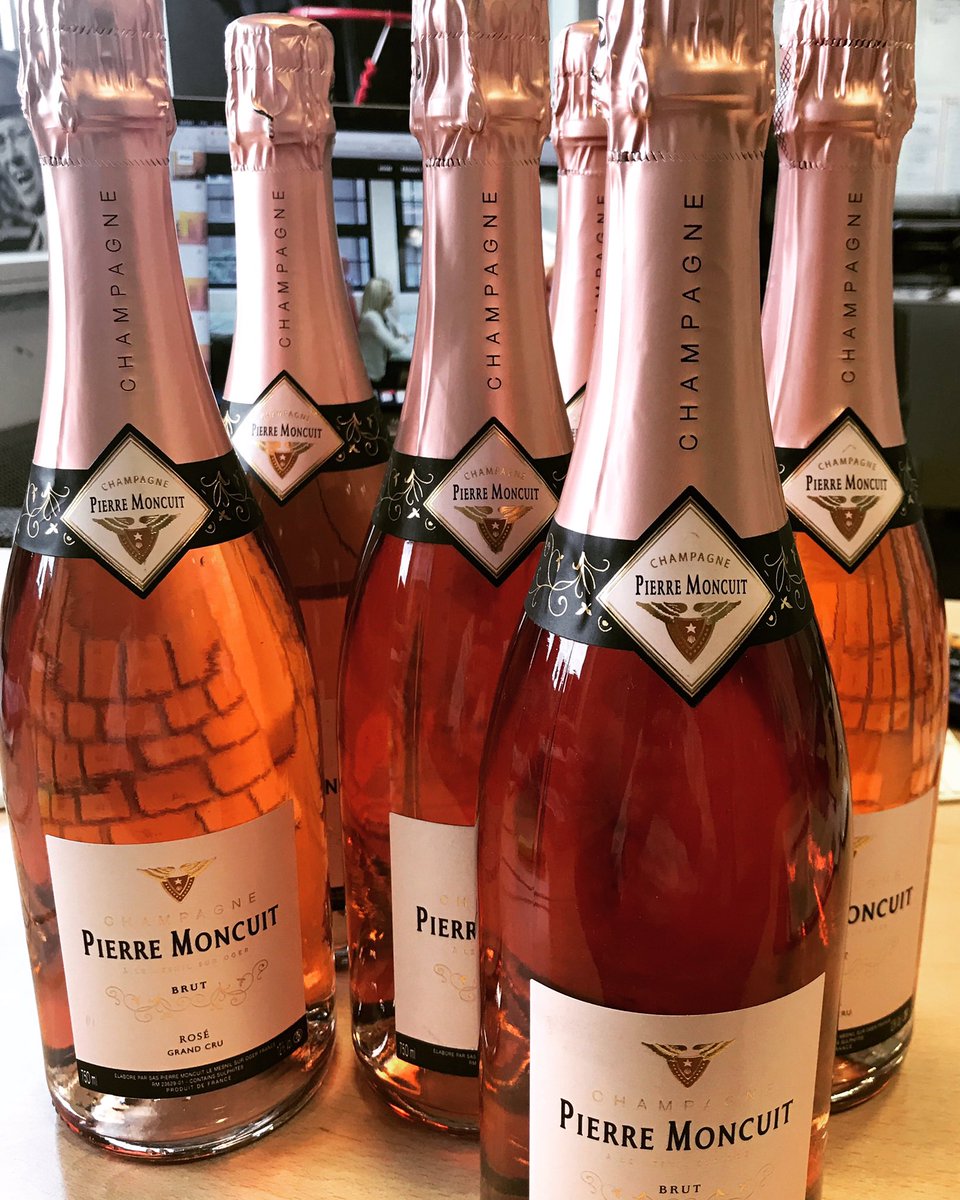 HarringtonStarr's tweet photo. Lovely touch from the @cube19hq crew to help the celebrations from last week's success at the @RecruiterAwards . The team will get tucked in ahead of our #starrlife lunch tomorrow! Thanks for everything guys - a critical part of all we are doing. #recruiterawards https://t.co/VDiKSi8hjh