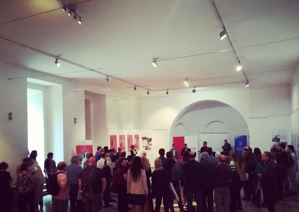 accadromania's tweet photo. Adesso: Mostra foto-documentaria "Architetturà e Regalità" Galleria Accademia di Romania |  @creartBucuresti https://t.co/qzHrk8C81u https://t.co/KXQb6S08Os