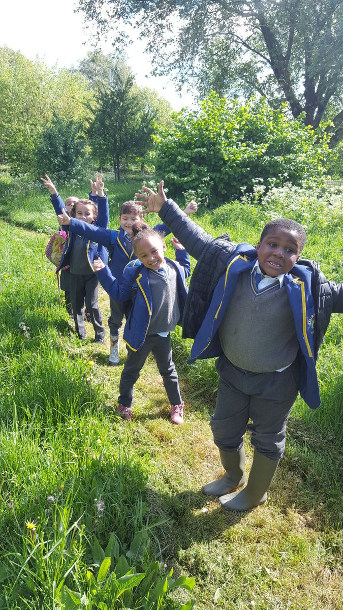 DurandEducation's tweet photo. Reception children today exploring around the 'Natural Thinking' area in Myatts Field #exploringnature #findingbugs #understandingtheworld #naturalthinkingdepartment https://t.co/qY2hf6bIJt