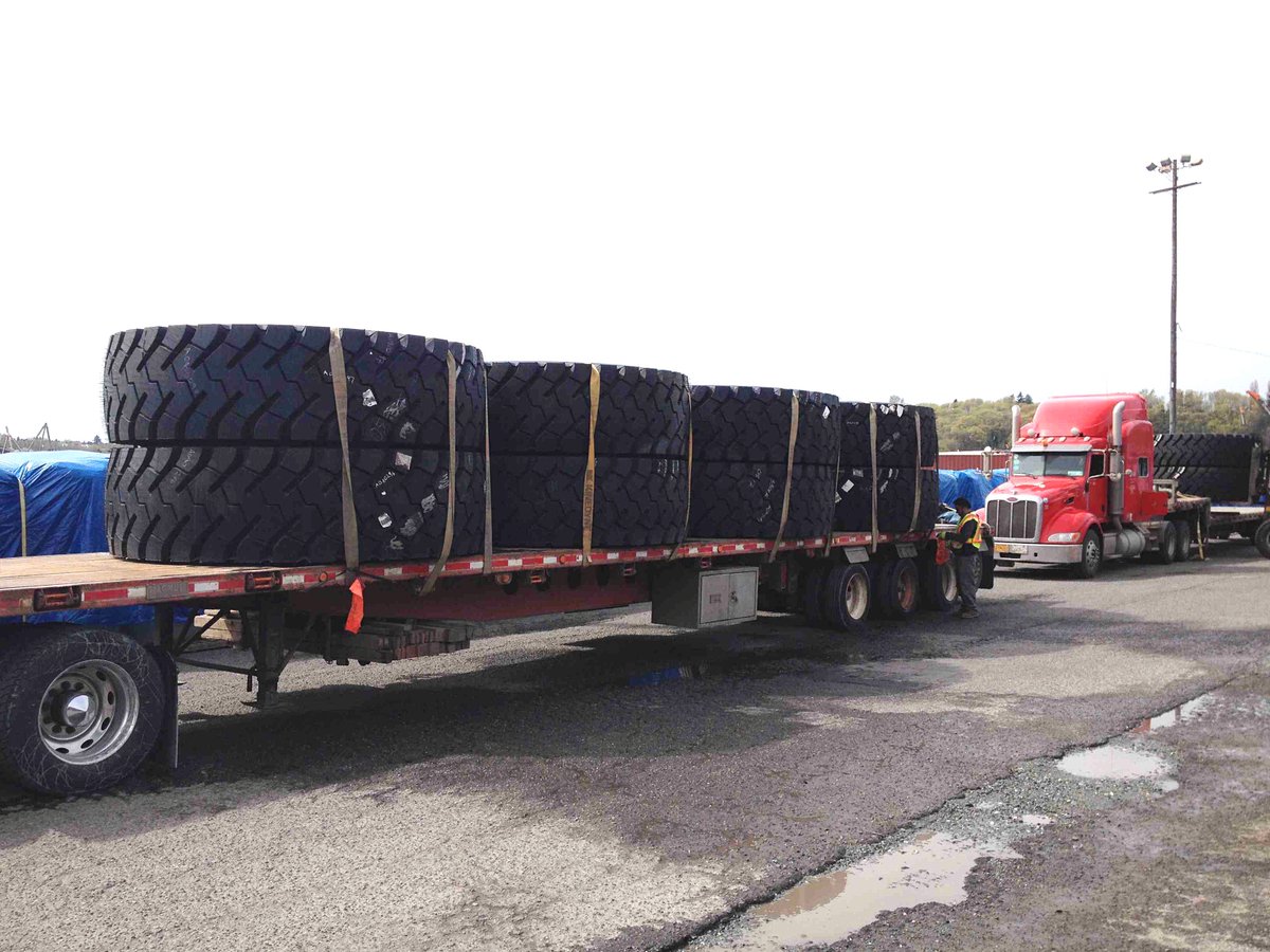 psilogisticsllc's tweet photo. Full load of T I R E S ready to hit the road. #shipping #hauling #trucking #logistics #tires #psilogistics https://t.co/gmYgOw8iUL
