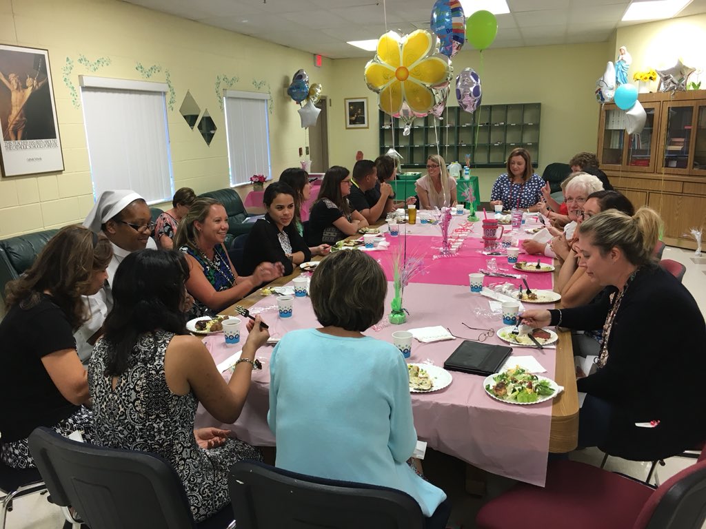 SRReginaHHCJ's tweet photo. Teacher appreciation week! May God bless and reward our teachers for all they do for our children. https://t.co/afnCJ4bopR
