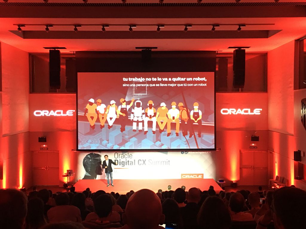 Inigo_Lumbreras's tweet image. “Tu trabajo no te lo va a quitar un robot” 
@marcvidal en #OracleDigitalCX18 
@E_Metropolitano