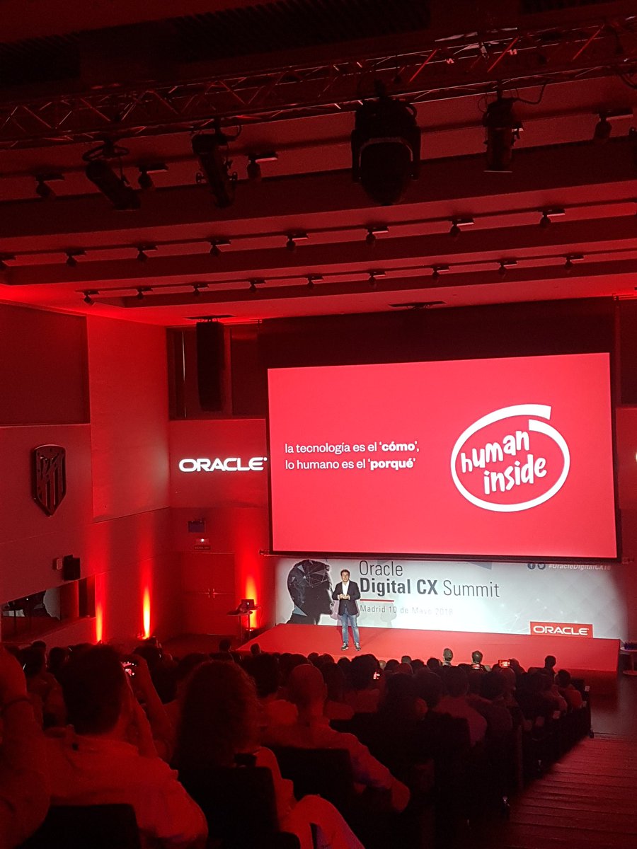Aro_Acp's tweet image. &quot;La tecnología es el cómo, lo humano es el porqué&quot; @marcvidal #OracleDigitalCX18