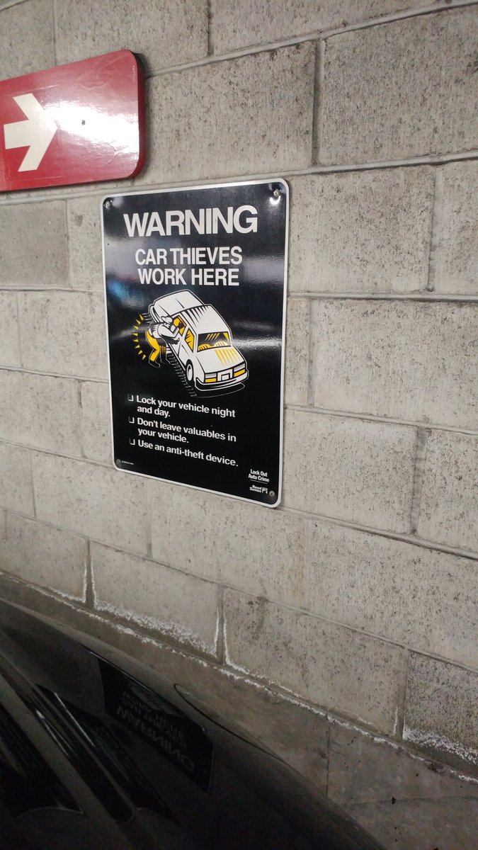 skinnyonsafety's tweet image. Theft from 🚗🚐🚙 is ⬆ right now in Vancouver. #volunteers from @WECHCPC &amp;amp; @granvillecpc are helping @VancouverPD remind drivers not to leave any valuables unattended for any length of time. #stopautocrime