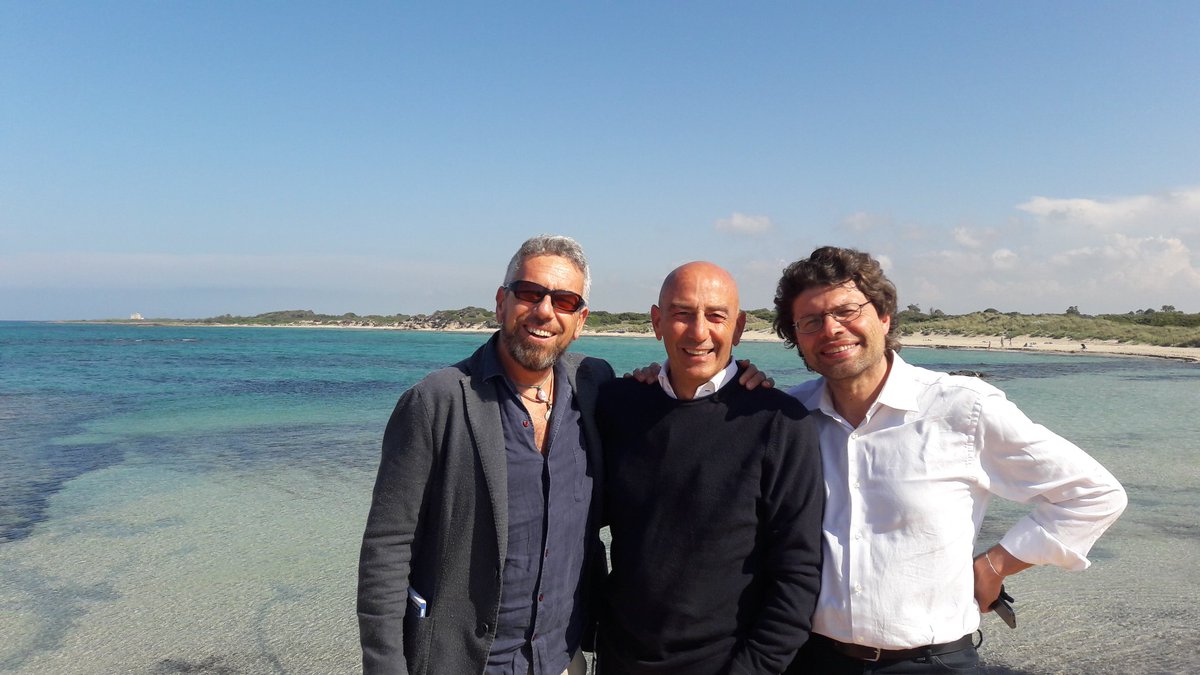 torreguaceto's tweet photo. #TorreGuaceto. "Qui è un #paradiso, ma ci si abitua ad uno #spettacolo del genere?". A chiedercelo, lo scrittore #SimonePerotti e #BepiCostantino, console onorario del Costa Rica. Il racconto alle 19 a #MaredInchiostro, Casa del Turista, Brindisi, con #NicolòCarnimeo. https://t.co/WsdAu2aCnm
