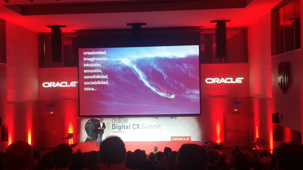 selfbite's tweet image. Cosas que no podrán tener nunca los robots por mucho que lo puedan simular @marcvidal #OracleDigitalCX18
