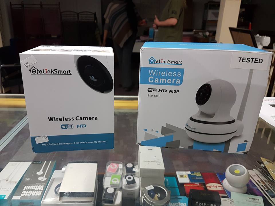 SimcoeMiniMall's tweet photo. Come by Max Cellphone Accessories and Repairs for some amazing security camera equipment, located at The Simcoe Mini Mall. Contact Guy for details debwwtrading@hotmail.com #Security #MaxCellphoneAccessories #SimcoeMiniMall https://t.co/phxgxB1b4t