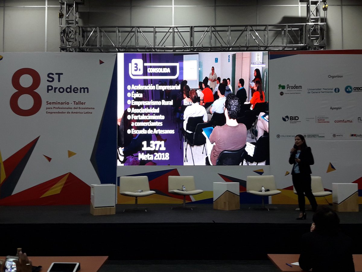 ProDemUNGS's tweet photo. @mafegaleano Nos cuenta sobre los programas de emprendimiento de la @AlcaldiadeMed en el #stprodem2018 #STProdemMedellin https://t.co/Ml2gB7TZlH