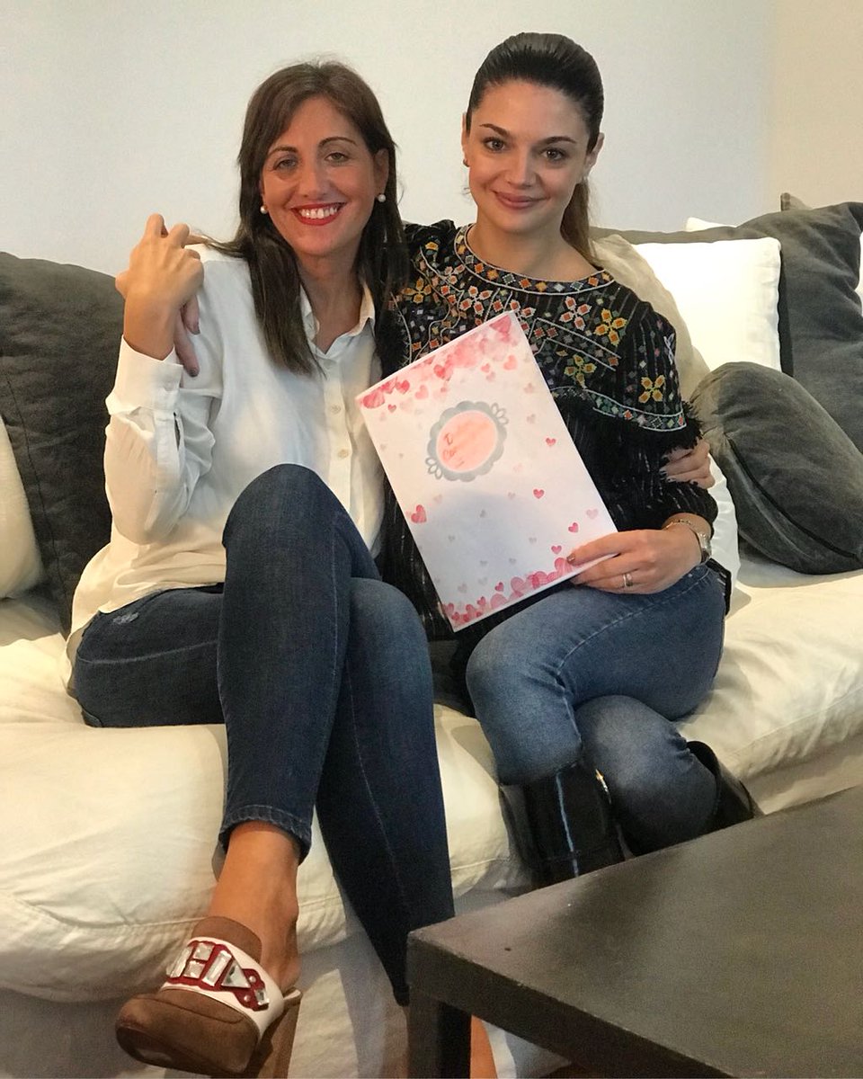 DulcesCom's tweet photo. Gracias a mi amiga y clienta preferida por siempre recibirme y elegirme nuevamente para ser la encargada del cuidado de tu nuevo dulce hogar y tu bella hija💕✨ #FlorWendel https://t.co/80m2o4WdUL
